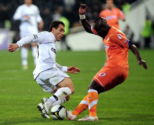 Beşiktaş, lig tarhinde hiç mağlup edemediği İstanbul Büyükşehir Belediyesi'ni İnönü'de yenerek bir ilki gerçekleştirdi.