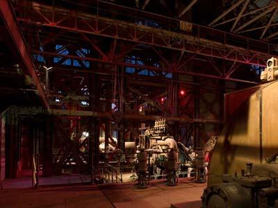 SANTRALİSTANBUL
Çimenlere yayılın
Bilgi Üniversitesinin Eski Silahtarağa Elektrik santralindeki kampüsü farklı ve eğlenceli bir konser alanı. Kafelerin ve Enerji Müzesinin ortasında yer alan boş alana ister küçük bir alan, ister Depeche Mode gibi efsanevi bir grubu ağırlayacak dev bir sahne kurulabiliyor. İzleyiciler çimenlere de serilebiliyor. Ağırlıklı olarak caz ve elektronik müzik dinlemek mümkün. Ama Tarkan ve MFÖ konser verdi, Efes Pilsen One Love gibi bir festival de düzenlendi.