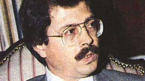 Adnan Kahveci: Profesör olan Kahveci 46, 47, ve 48. hükümetlerde görev aldı, bakanlık yaptı. 5 Şubat 1993 tarihinde eşi ve iki çocuğuyla birlikte Bolu-Gerede yakınlarında trafik kazası geçirdi. Eşi ve kendisi olay yerinde, bir çocuğu da on gün sonra hayatını kaybetti.