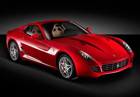Ferrari 599 GTB'yi uçuşa hazırlıyor