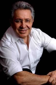 Z&uuml;lf&uuml; Livaneli
Kazancı: 77,000 TL
Toplam baskı adedi: 32,000