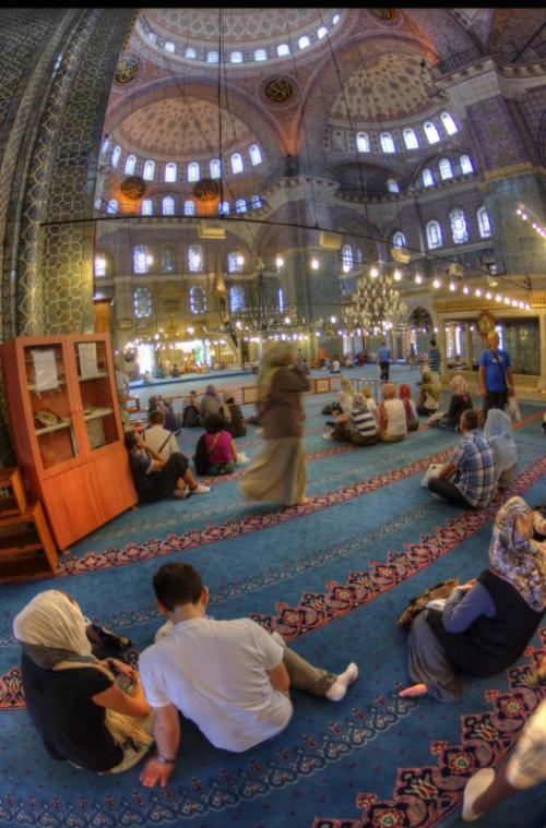 Arkeologların ''Orhostat Taş Döşeği Sistemi'' adını verdikleri bu uygulamanın görüldüğü yapılar arasında Kabe, Agustus Tapınağı, Ayasofya ve Süleymaniye Camisi'nin de yer aldığı ifade edildi.