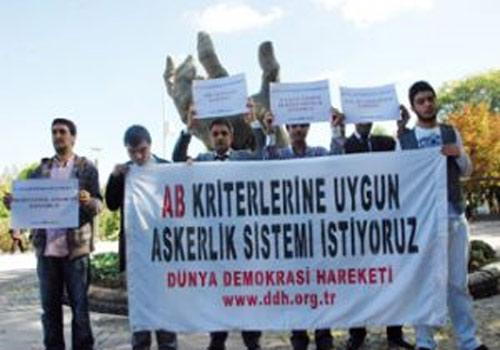 <b>Kaç kişi yararlanabilecek?</b><br>
30 yaş sınırından dolayı düzenlemenin 400 bin civarında kişiyi kapsaması bekleniyor. Bunlardan ne kadarının başvuru yapacağı henüz belirsiz.