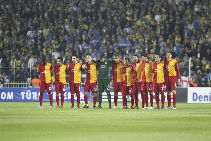 *Fenerbahçeli, son saniyede direkten dönen o topu yiyeceğine, küme düşmeyi tercih ederdi heralde.
