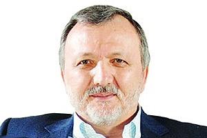 <b>Yusuf Ziya Cömert</b>; Manşet golcüsü. Uygun pozisyonları kaçırdığı vaki değildir. Sloganı “Çak o zamaan çaaak çaaak”dır. Teşvik pirimini elinin tersiyle itmiştir. Alt yapıya hiç önem vermez.