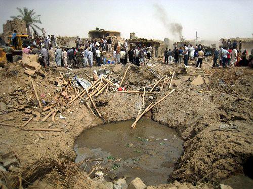 Irak'ın Kerkük kentinin güneyinde, Türkmenlerin yoğun olarak yaşadığı Tazehurmatı kasabasında dün bomba yüklü kamyonla düzenlenen saldırıda ölü sayısının 73 olduğu bildirildi.