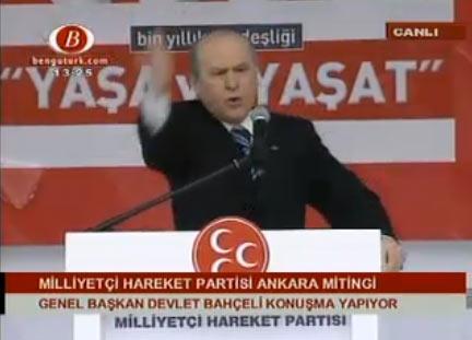 MHP'nin Ankara Tandoğan'da "Bin Yıllık Kardeşliği Yaşa ve Yaşat" mitingi düzenledi. Haber 7'nin naklen yayınladığı mitingde konuşan Bahçeli yine çok sert sözler kullandı, kalabalığa sorular sordu, sözler aldı...