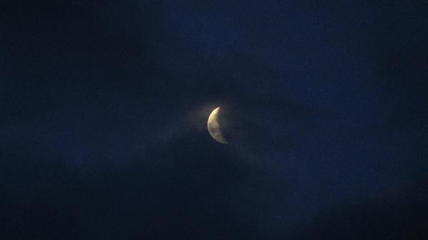 Ay dünyaya en yakın geçişini yaptı