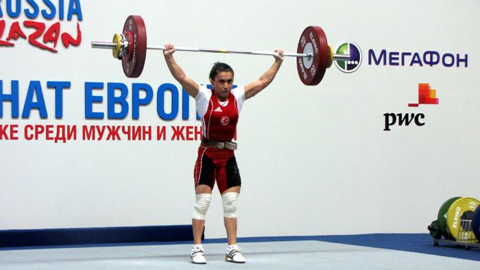 Nurdan Karagöz'den 2 gümüş 1 bronz madalya