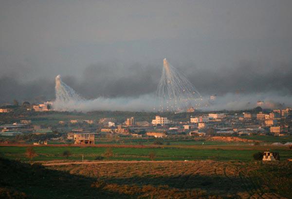 Gazzeye şimdi de karadan saldırı başlatan İsrail'in attığı bombalar şüphe uyandırdı. İsrail misket bombası mı kullanıyor?