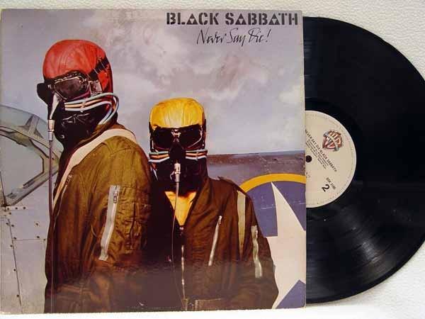 <p><strong><span style="color: #0000ff;">7) Black Sabbath - "Never Say Die" <span style="color: #000000;">Parçasının</span><span style="color: #000000;"> video klibini izlemek için </span><span style="color: #ff0000;"><a href="http://www.haber7.com/video-galeri.php?cID=14553" target="_blank"><span style="color: #ff0000;">TIKLAYINIZ...</span></a></span></span></strong></p>