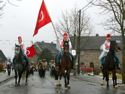 Belçika'daki "Türk Köyü" Faymonville'de düzenlenen karnaval olumsuz hava koşullarına rağmen coşkulu geçti.