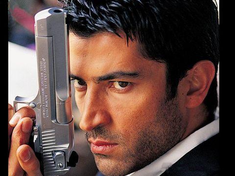 YILIN EN İYİ ERKEK OYUNCUSU: Kenan İmirzalıoğlu (Ezel)