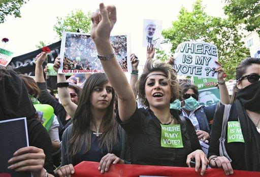 İran'da seçim sonrası sonuçları kabullenmeyen muhalifler sokaklara dökülürken, Fransa, Belçika, Almanya, Ukrayna ve Türkiye gibi ülkelerde eylemciler onlara destek verdi.