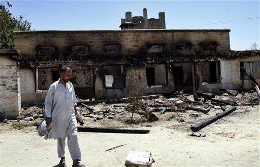 Pakistan ordusunun Taliban militanlarına yönelik saldırıları sürerken bölgeyi terk eden 500 bin kişiyi aşkın sivil zor şartlarda hayatta kalma mücadelesi veriyor.
