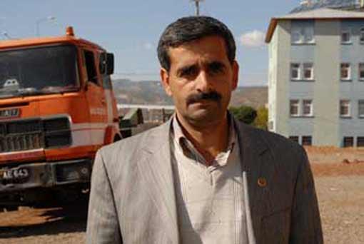 Zommo Mağaraları olarak bilinen taş devrine ait mağaraların koruma altına alınmasını isteyen Kuşburnu Köyü Muhtarı Vahap Görgülü, Bingöl Merkezine 40 kilometre uzaklıkta yer alan köylerinin yakınında bulunan mağaraların incelemesi gerektiğini söyledi