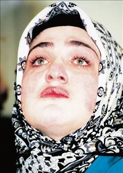 TANIK KORUMA
Gizli tanığın bu ifadesi üzerine Fadime Şahin'in Ergenekon savcıları tarafından da ifadesi alınmak üzere çağrıldığı, ancak bulunamadığı iddia edilmiş ve Şahin için "Tanık koruma programı ile buhar oldu" ifadesi kullanılmıştı. Ancak SABAH'ın yaptığı araştırmalar bu iddianın doğru olmadığını ortaya koyuyor.