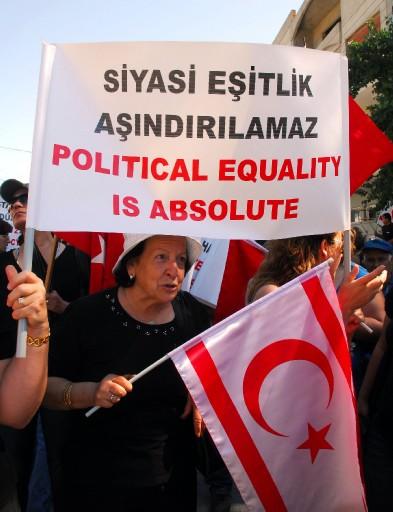 KKTC'de, ATAD Kararını Kınama Platformu, ATAD'ın Orams davasına ilişkin kararını kınamak amacıyla düzenlediği eylemde, İngiliz Yüksek Komiserliği ile AB ve BM yetkililerine muhtıra verdi.