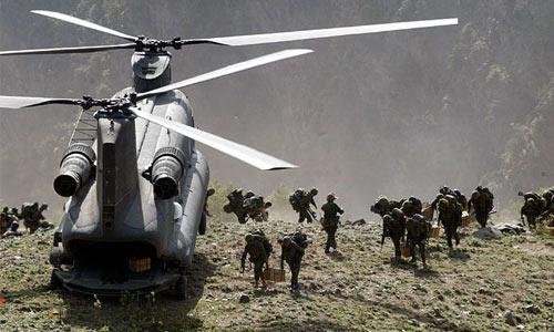 ABD, Türkiye'ye 1.2 milyar dolara 14 helikopter satmak için Kongre'ye başvurdu. Kongre'den izin çıkarsa alınacak Chinook helikopterlerin 10'u Kara Kuvvetleri'ne, 4'ü ise Özel Kuvvetler Komutanlığı'na gönderilecek.