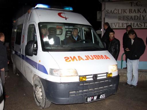 Tokat'a gönderildi. Cenazelerin geçişi sırasında tekbirler eşliğinde dua eden vatandaşlar, ilçe çıkışına kadar ambulansın arkasında yürüyerek şehitleri uğurladı.