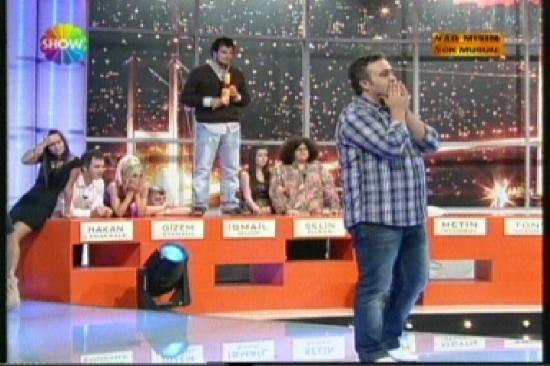 Sonunda beklenen oldu... Show TVde Acun Ilıcalının sunduğu Var mısın yok musun yarışmasında bir yarışmacı 128 milyarı reddedek kutuya gitti ve 500 milyarı kazandı.