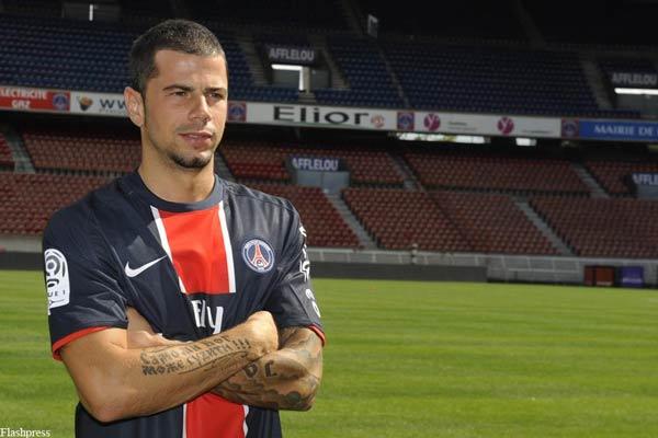 Fenerbahçe ile yollarını ayırarak Fransız ekibi PSG ile anlaşan Kezman 14 numaralı formayı giyecek