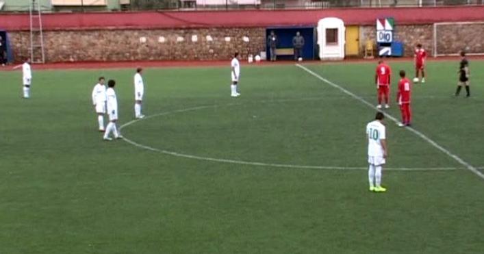 Dardanelspor U18 takımının Antrenörü Resul Kuzu karşılaşma öncesi bu durumu Bursaspor takımının yetkililerine de iletti. Rakip takımında buna olumlu bakması üzerine seremonide durumu orta hakem Emre Yılmaz'a ileten futbolcular saygı duruşunda bulunacaklarını söyledi. Ancak hakem Emre Yılmaz, federasyondan bu konuda kendilerine bir bilgi gelmediğini, bu sebeple de 1 dakikalık saygı duruşunun yapılamayacağını söyledi.