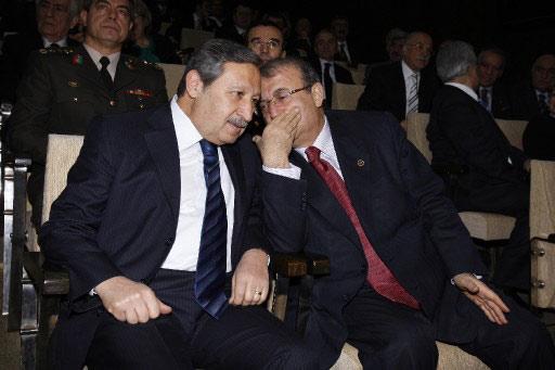 Geçtiğimiz hafta tartışmaların odağı haline gelen Anayasa Mahkemesi, bugün önemli bir yemin törenine ev sahipliği yaptı. Törende, Gül, Erdoğan, Toptan'ın yanı sıra önemli isimler vardı.