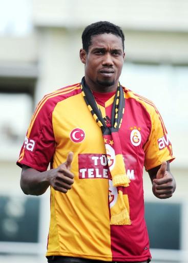 Galatasaray, Keita'yı renklerine bağladı. Galatasaray, dün İstanbul'a getirdiği Abdul Kader Keita ile üç yıllık sözleşme imzaladı.