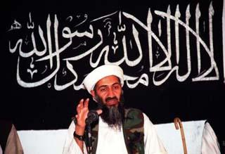 <p><strong>Ladin'i CIA yarattı</strong></p>
<p><strong><br /></strong></p>
Ne kendisi ne de destekçileri 80'lerde ABD'den direkt eğitim ya da maddi destek almadı. Ancak Pakistan gizli servisi ISI'dan ikisini de aldı.