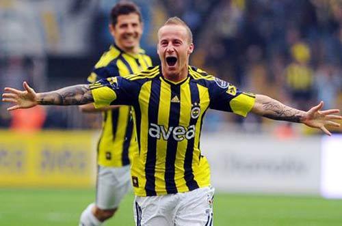 Fenerbahçe'de Stoch 2 golle şampiyonlukta önemli bir rol oynadı.