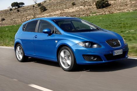 SEAT<br>
Leon ailesinin 7 ileri DSG otomativ vites, 105 beygir güç üreten 1.6 TDI modeli, 100 kilometrede ortalama 4.7 lt yakıt tüketiyor.
<br>
7 ileri DSG otomatik vites seçeneği ise 51 bin 500 TL kampanyalı tavsiye edilen anahtar teslim liste fiyatı ile müşterilerin beğenisini kazanıyor.