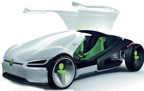 En büyük değişim tekerleklerde: Gelecekteki otomobillerin en önemli özelliği, tekerleklerin fonksiyonelliklerinin yanı sıra estetik de olması. Ne kadar küçük olursa o kadar efektif kullanım sağlar, doğaya da o derece dost olur düşüncesiyle daha kompakt hale gelen otomobillerin tümü elektrikli. En önemli teknolojik farklardan biri de, aracın tavanının ön camla birleşen, opak malzemeden yapılması. Kameraların da devreye girmesiyle kör noktalar ortadan kalkıyor. Opak dış yüzeyin başka bir faydası da ısı dengesini daha kolay ve zahmetsiz şekilde ayarlanması.