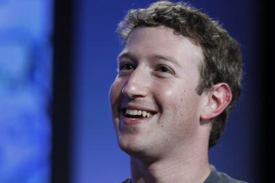 SOSYAL MEDYANIN ÖNLENEMEZ YÜKSELİŞİ

İnternet alanında ise 2010a sosyal paylaşım sitelerinin önlenemez yükselişi damgasını vurdu. Facebook ve Twitter geçtiğimiz yılda kendilerini yenilemek ve üye sayılarını artırmanın yanı sıra, reklâm gelirlerini ve kazançlarını da artırdı.