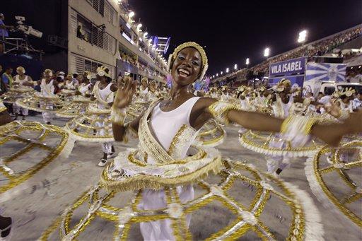 Karnavallar ülkesi Brezilya'nın en meşhur ve dünya çapında ünlü karnavalı Rio'da birbirinden renkli görüntüler ve büyük coşku yaşanıyor.