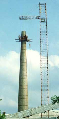 2009'da tamamlanması planlanan 235 metre yüksekliğindeki kulenin yapımında 8 bin metre küp beton, 900 ton demir, 650 ton çelik kullanıldığı ifade edildi.
