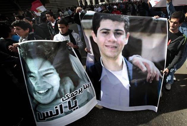 Tahrir meydanına gelen göstericilerin sayısının akşam saatlerinde artması bekleniyor.