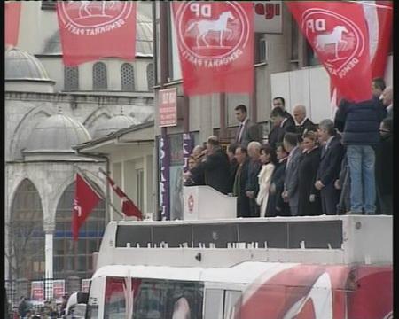 DP'nin İstanbul mitingi: Gaziosmanpaşa'da halka seslenen Demokrat Parti Genel Başkanı Süleyman Soylu, AK Parti ve CHP'nin İstanbul mitinglerine eleştirilerde bulundu