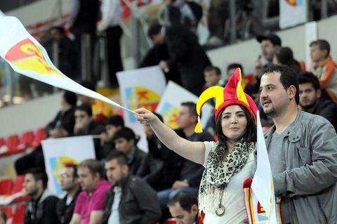 <p><strong><span style="text-decoration: underline;"><span style="color: #ff0000;">KAYSERİSPOR -</span></span></strong> <strong>KOLTUK SAYISI:</strong> 500 <strong>BÖLÜM:</strong> GÜNEY CAFE LOCA</p>
