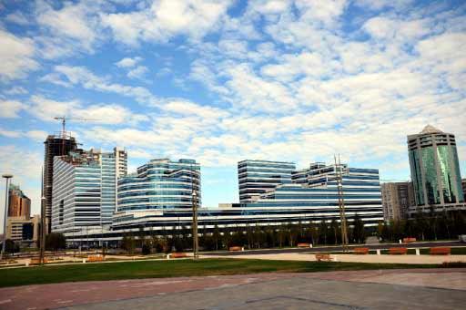 KAZAKISTAN'IN BASKENTI ASTANA, FARKLI MIMARI YAPILARIYLA ILGI CEKIYOR.