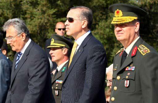 19 Mayıs kutlamaları çerçevesinde Cumhurbaşkanı Gül'ün başkanlığındaki devlet erkanının Anıtkabir'i ziyaret etti.