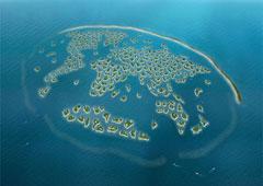 Ancak son dönemde basına yansıyan haberlerde Dubai World projesini oluşturan adaların giderek denize gömüldüğü ve gezinti kanallarının kumla tıkandığı belirtiliyor.