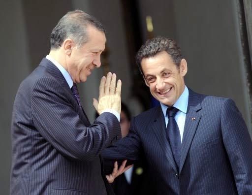 BASBAKAN RECEP TAYYIP ERDOGAN, FRANSA CUMHURBASKANI NICOLAS SARKOZY ILE GORUSMELERININ ARDINDAN ELYSEE SARAYINDAN AYRILDI.