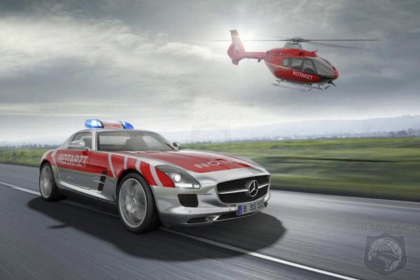 Acil müdahale araçlarının sergilendiği fuarnda Mercedesin konsept aracı tanıtıldı. Mercedes, 'martı kanatlı' süper spor otomobili SLS AMG'ye bir ambulansta bulunması gereken tüm tehhizatı yerleştirdi.