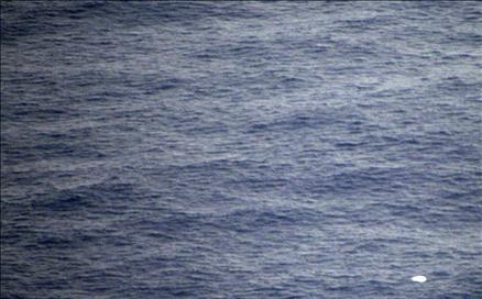 Atlas Okyanusu'nda geçen hafta düşen Air France'a ait Airbus 330 tipi uçağın enkazını arama çalışmaları sürerken yolcuların cesetleri çıkartılmaya başlandı.