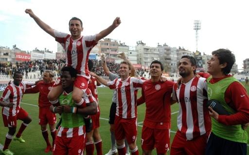 Turkcell Süper Lig'de Antalyaspor, İstanbul Büyükşehir Belediyespor'u 1-0 yendi