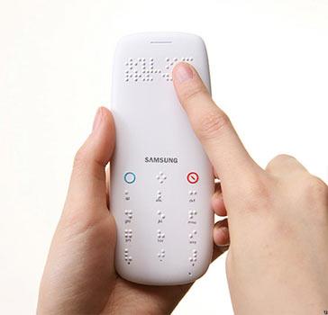 Bu telefon sayesinde görme özürlü kişiler de rahatça cep telefonu kullanabilecekler. Gelen mesajları okumak ve mesaj göndermek o kadar da zor olmayacak.