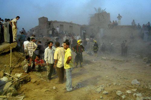 Irak'ın Kerkük kentinin güneyinde, Türkmenlerin yoğun olarak yaşadığı Tazehurmatı kasabasında dün bomba yüklü kamyonla düzenlenen saldırıda ölü sayısının 73 olduğu bildirildi.