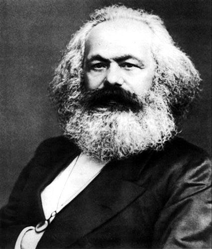 Karl Marx: Bütün Avrupa tarihindeki en ünlü haham ailelerinden birinden gelen bir Alman Yahudi ailesinin üyesi olan Karl Marx, 1849 yılından itibaren ağır bir yoksulluk yaşadı. Sırtında büyük yara ve çıbanlar olan Marx, ''Kapital-Das Kapital''in büyük bölümünü de ayakta yazmak zorunda kaldı. Kapitalizmin tarihi yazan Marksizm'in babası, ''kapitalsiz'' bir bilgeydi.