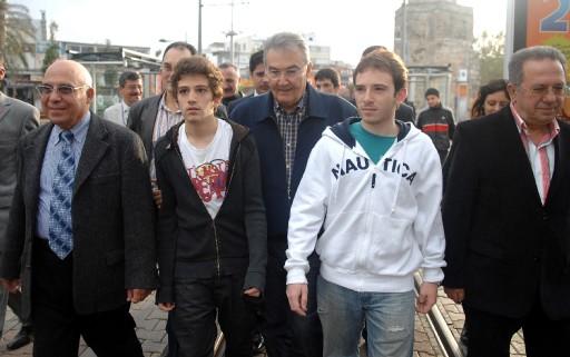 Baykal bayram namazını torunları ile dedesinin imam olduğu camide kıldı